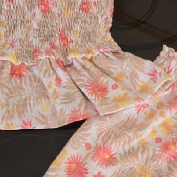 Preowned Btween size5 girls, 2 piece pants outfit, sleeveless top w/harem pants. - Picture 3 of 7